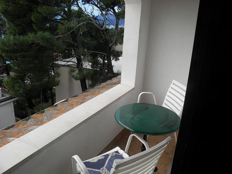 Apartments Angela - With Beautiful Courtyard Brela Exterior photo